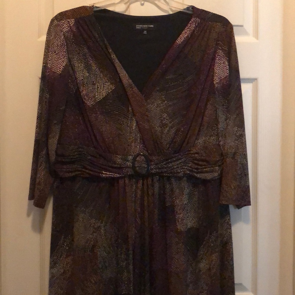 Dress. - Picture 3 of 3